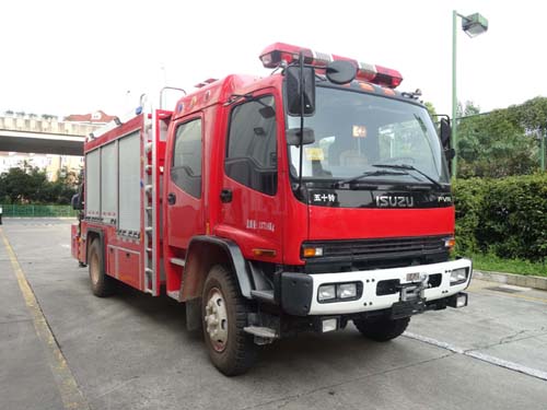 5000L/5000kg Isuzu FVR fire truck with rear fire cannon fire pump