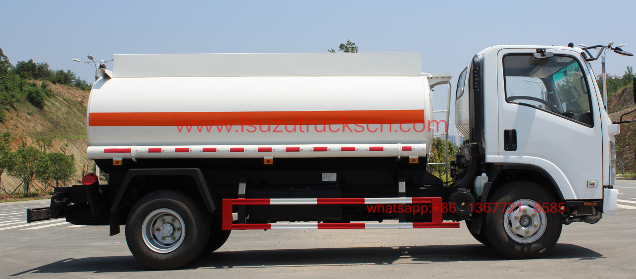 Camión cisterna de combustible de 5 metros cúbicos Isuzu