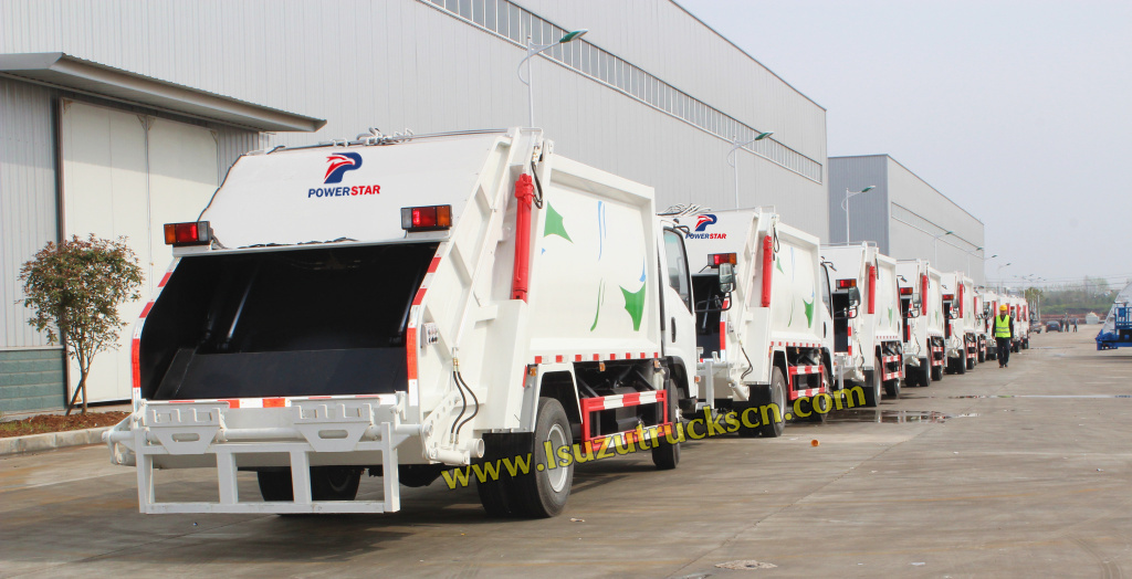 customer build garbage compactor truck Isuzu garbage trucks