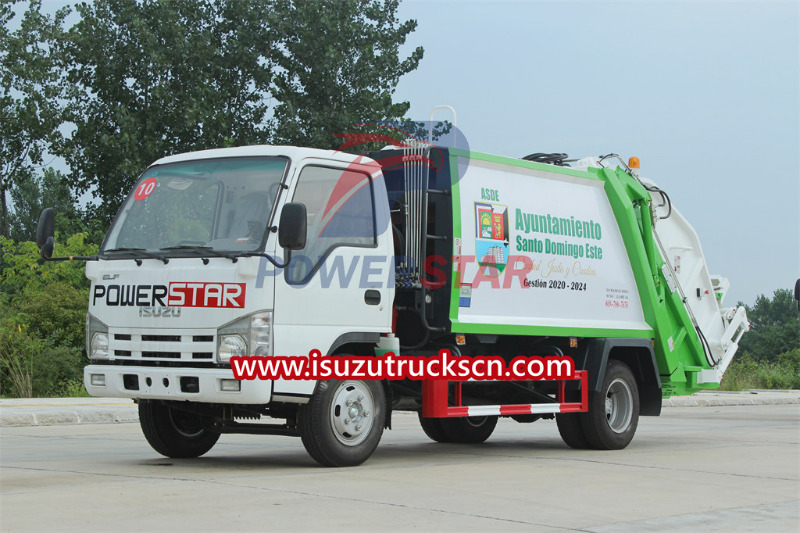 Isuzu 6cbm trash compactor truck
