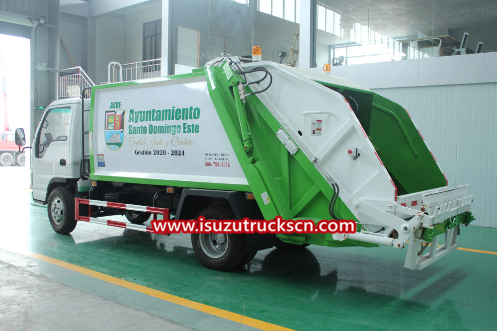 New used Compression Garbage Truck Isuzu 4 CBM