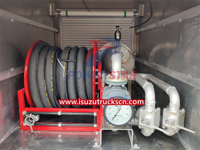 Isuzu refueling tanker truck refueling hose reel