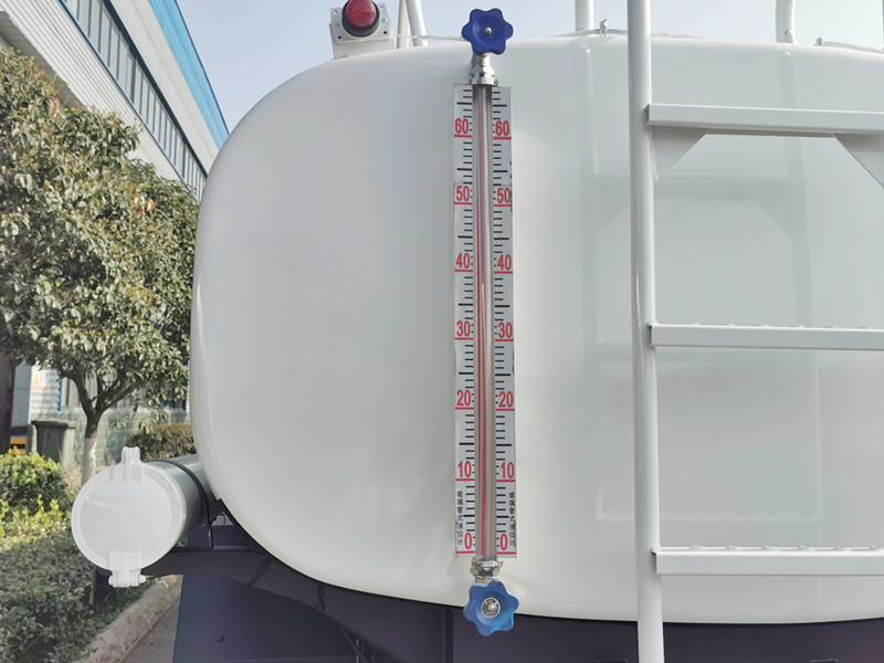 Isuzu water bowser level gauge