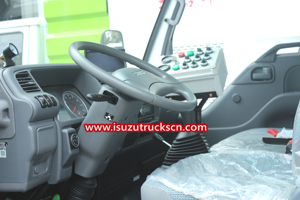 Isuzu Pure Vacuum Sweeping Truck for cement factory