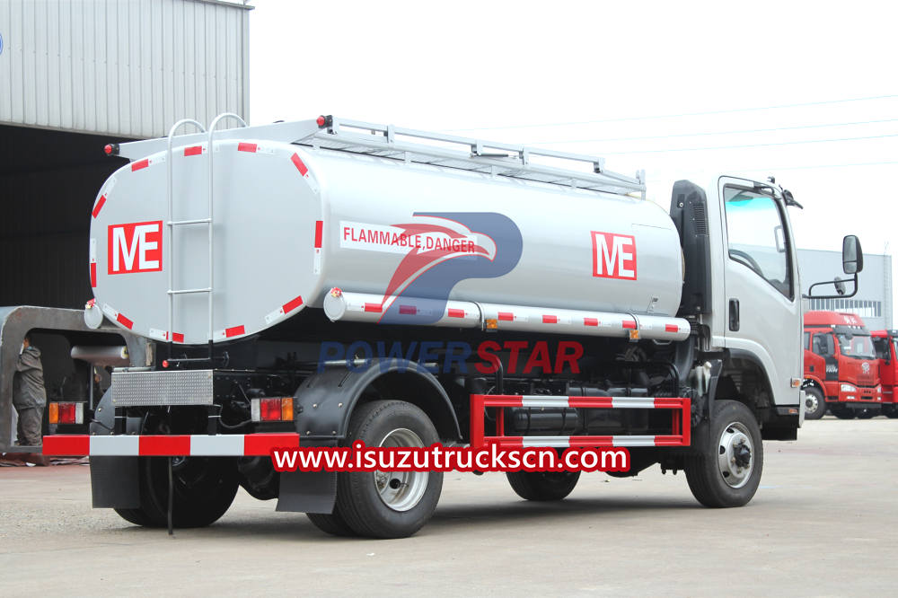 Isuzu ELF 700P 4x4 fuel tanker truck with dispenser and flow meter