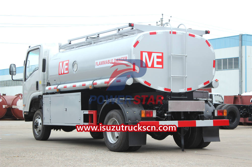 Isuzu ELF 700P 4x4 fuel tanker truck with dispenser and flow meter