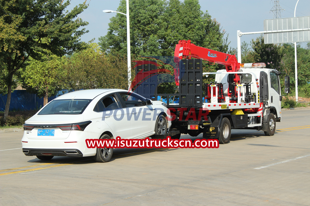 ISUZU wrecker truck with crane