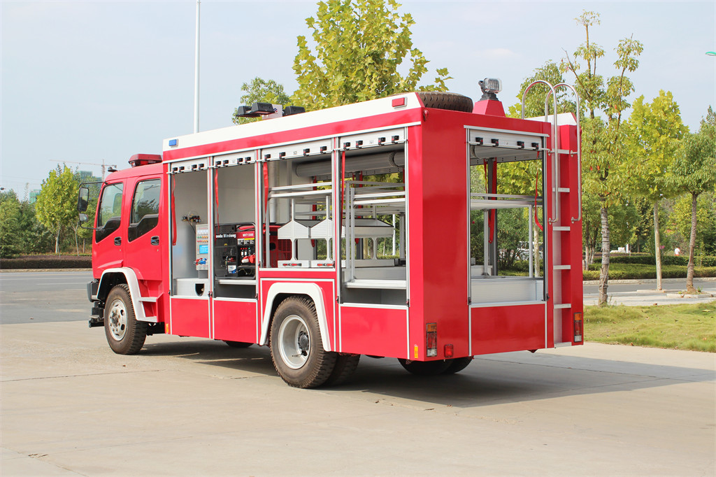 Isuzu Rescue Fire Truck with Winch & Crane & Generator