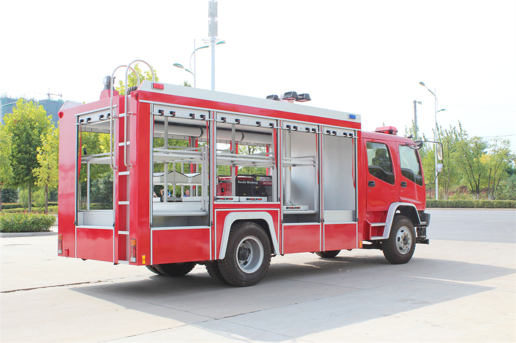 Isuzu Rescue Fire Truck with Winch & Crane & Generator