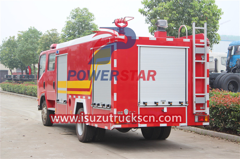 Isuzu 4X4 airport fire fighting truck