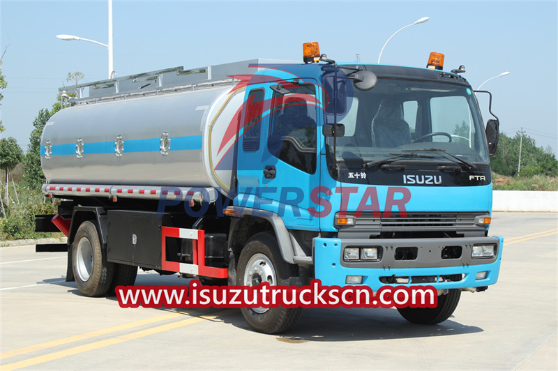 Isuzu FTR 12000L oil tank truck