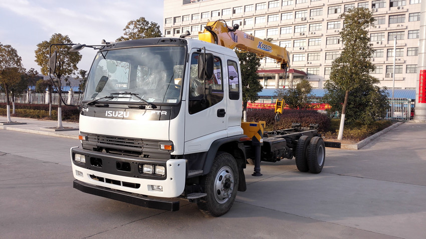 5ton Telescopic Boom with ISUZU FTR Truck Mounted Crane for Sale 