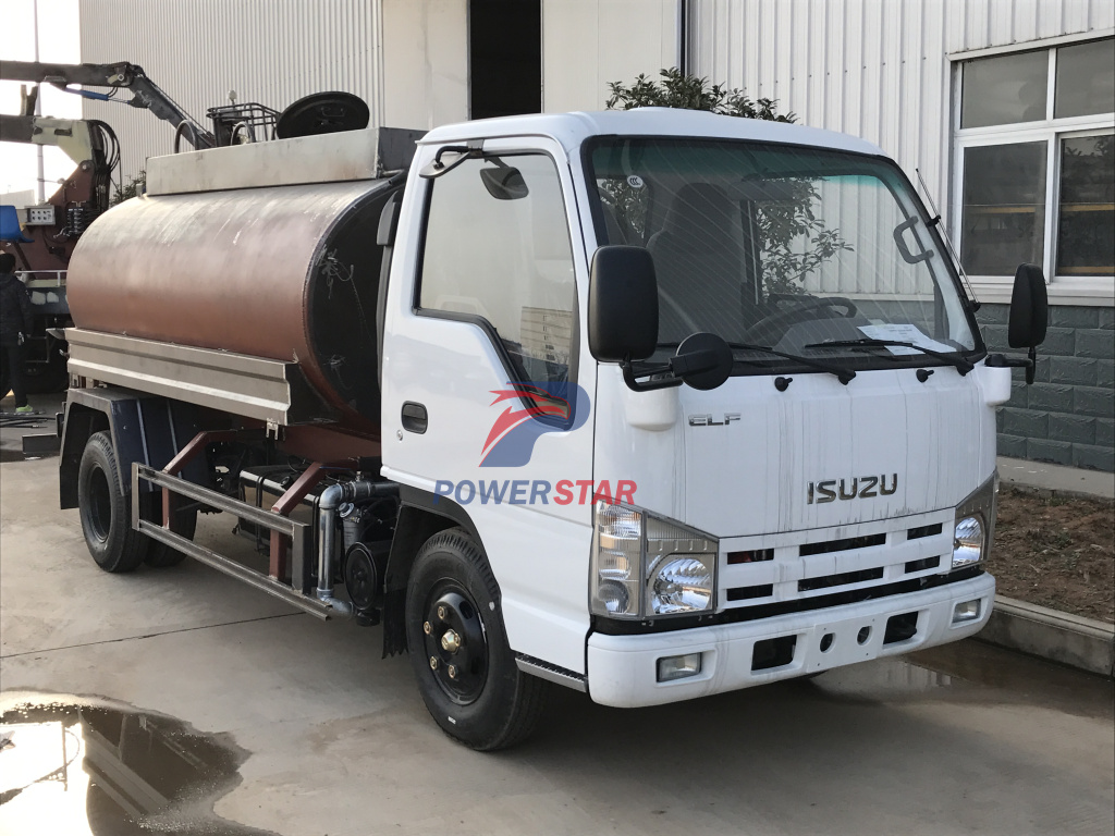 Customer build Water bowser Isuzu water sprinkler trucks
