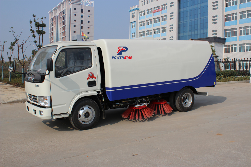 China Manufacturer Powerstar trucks road sweeper truck with brush