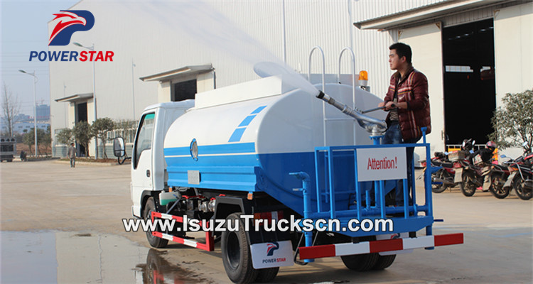 water truck spraying test of water bowser Isuzu
