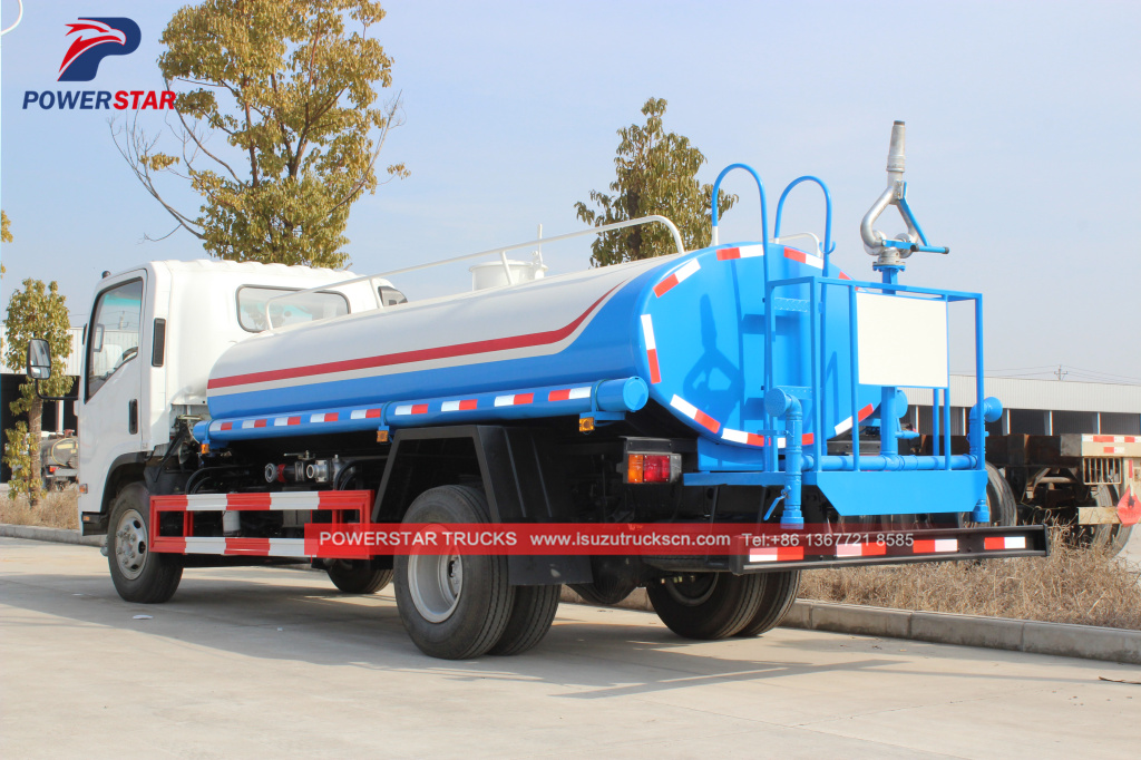Japanese water sray truck ISUZU ELF 700P water transport truck for sale