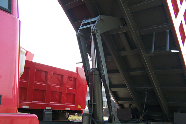 Vérin hydraulique de type T pour le levage de la partie centrale des camions-bennes lourds GAC