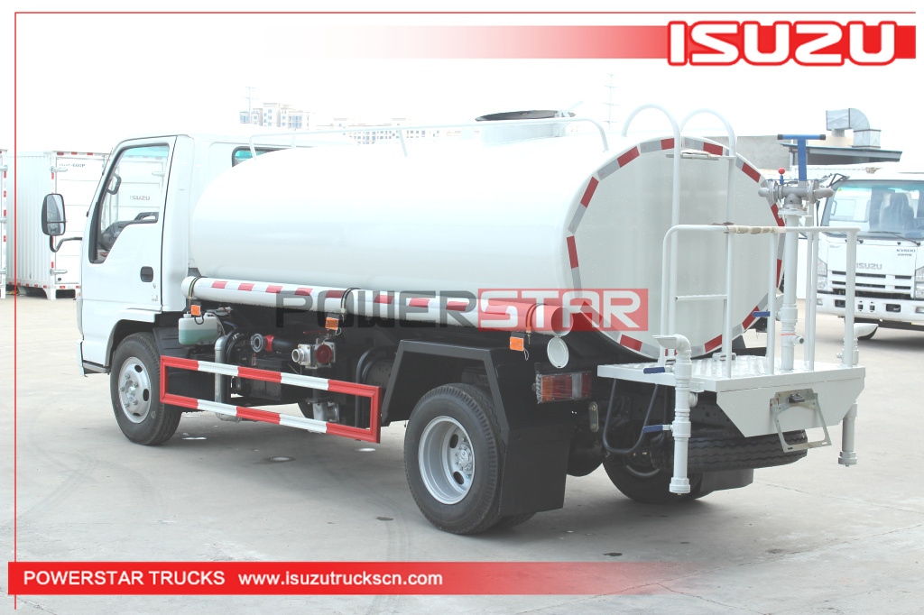 Water spray vehicle Isuzu ELF Water Tanker Trucks 4,000L