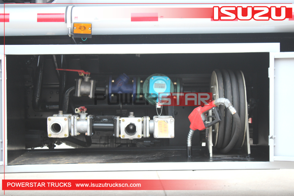 Customer made 4x4 Isuzu ELF NPR 700P 4WD 6,000L Fuel Oil Refueling Tanker Trucks
