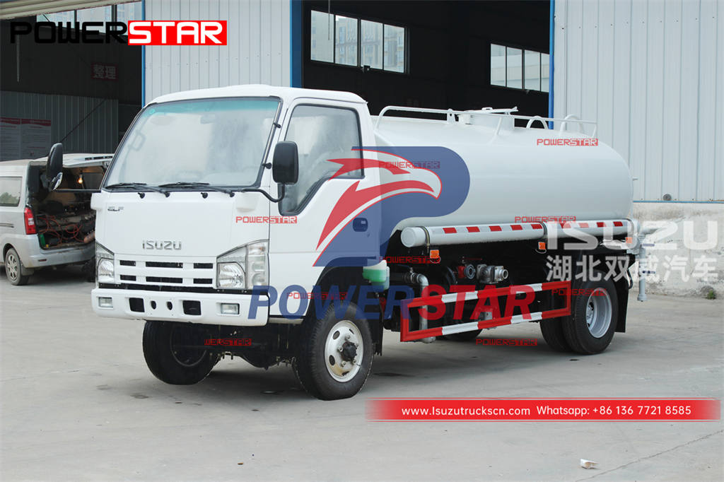 ISUZU 100P NKR 4×4 off-road water sprinkler truck for sale