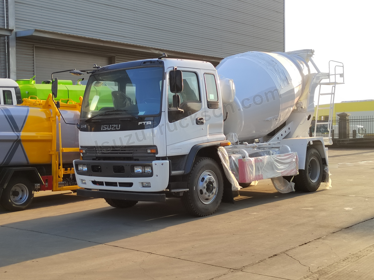 ISUZU FTR FVR 6/8 CBM concrete cement mixer trucks