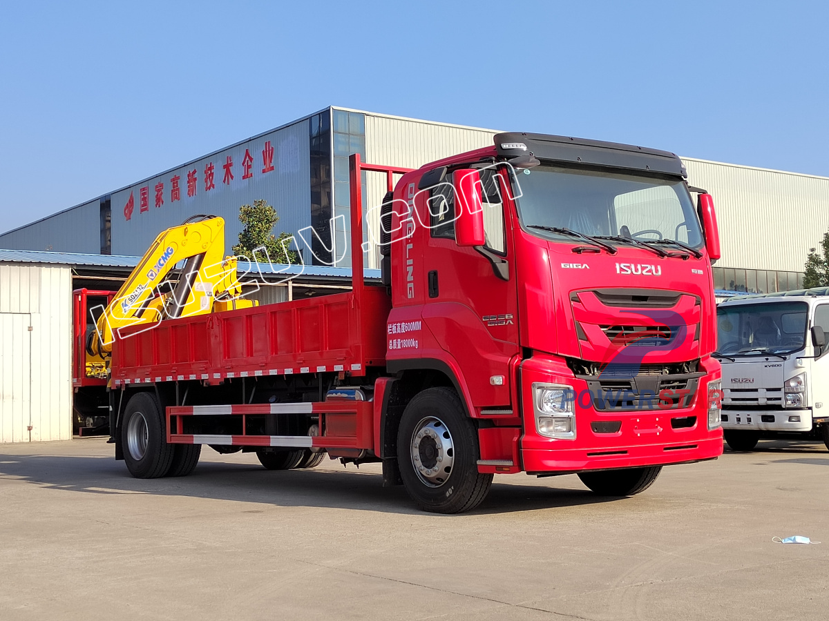 Rwanda Isuzu Giga Dropside Cargo truck with XCMG 6.3ton GSQZ132 knuckle boom crane
