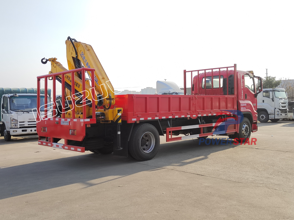 Rwanda Isuzu Giga Dropside Cargo truck with XCMG 6.3ton GSQZ132 knuckle boom crane