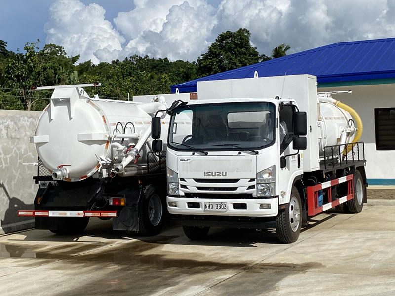 ISUZU vacuum sewage trucks for Philippines