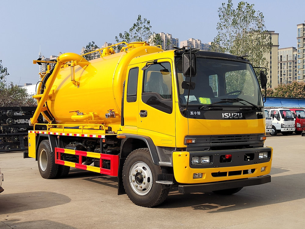 Isuzu truck mounted Combined sewer jetting and vacuum tanker