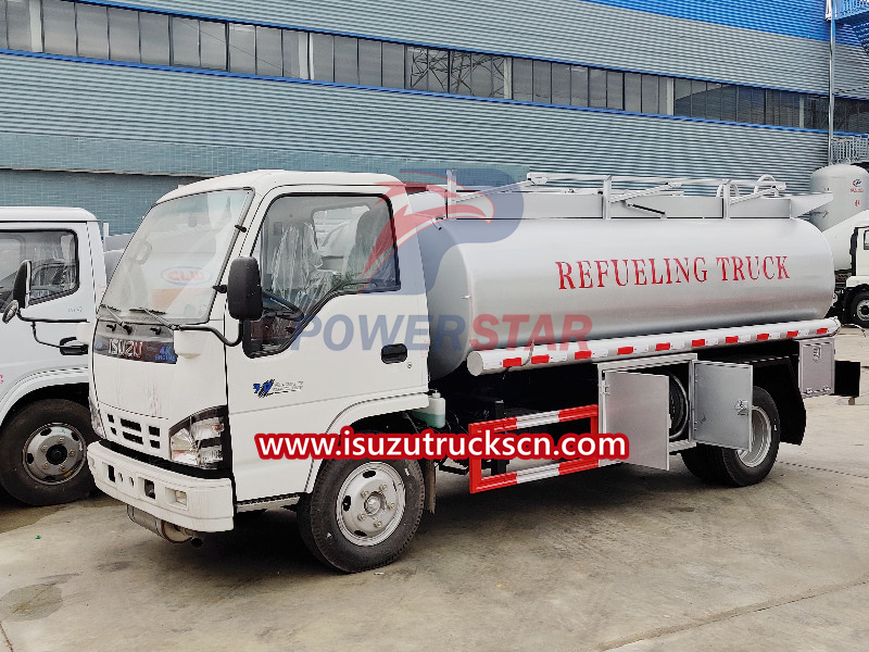 Isuzu NKR refueling truck