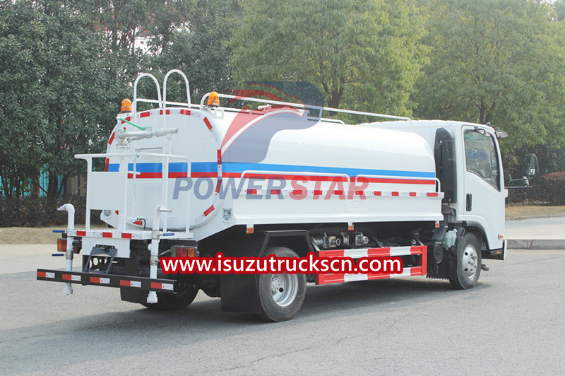 Isuzu drinkable water truck