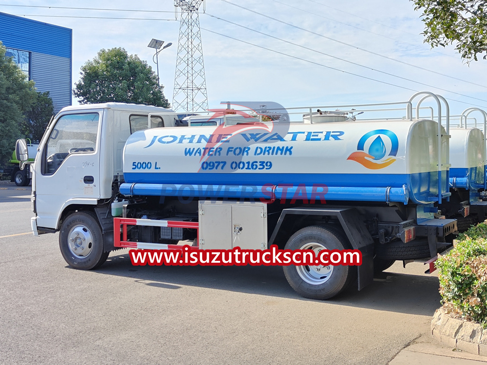 Isuzu water distribution truck