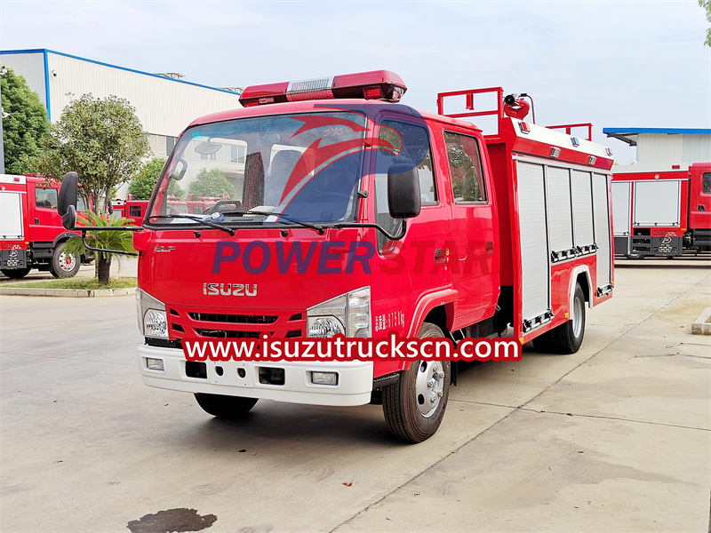 Isuzu 100P fire truck