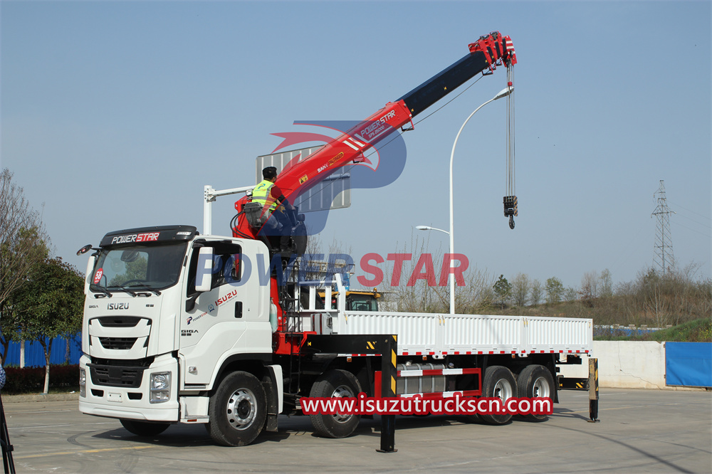 Isuzu GIGA truck with crane