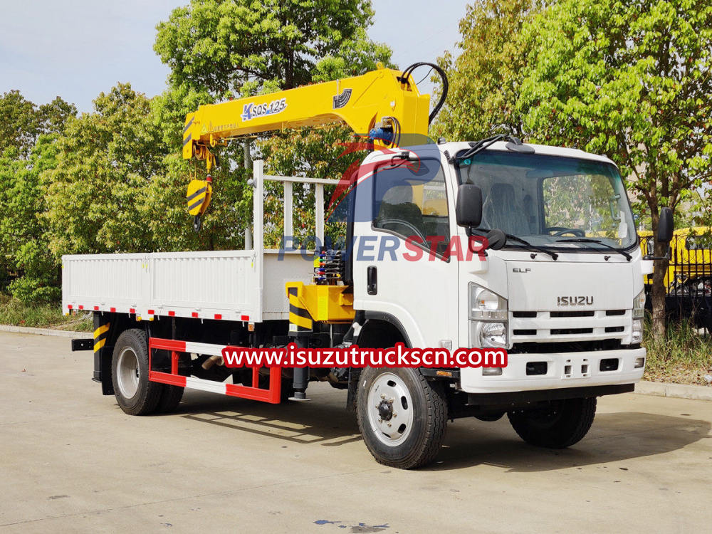 Used 4x4 Isuzu NPR Dropside Cargo Trucks with boom crane