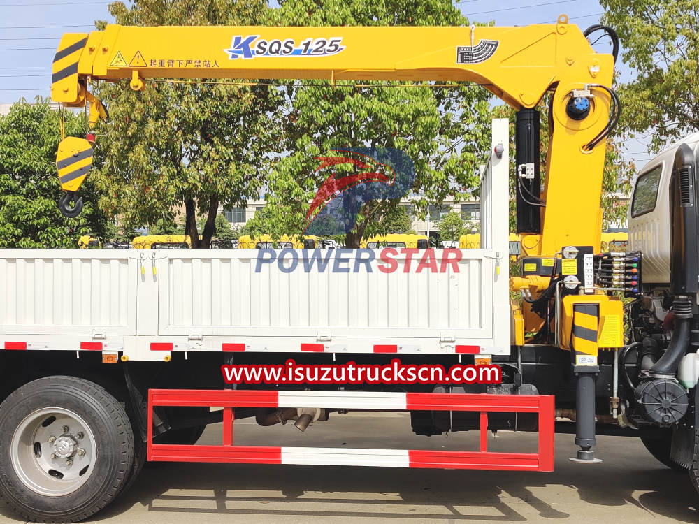 Used 4x4 Isuzu NPR Dropside Cargo Trucks with boom crane