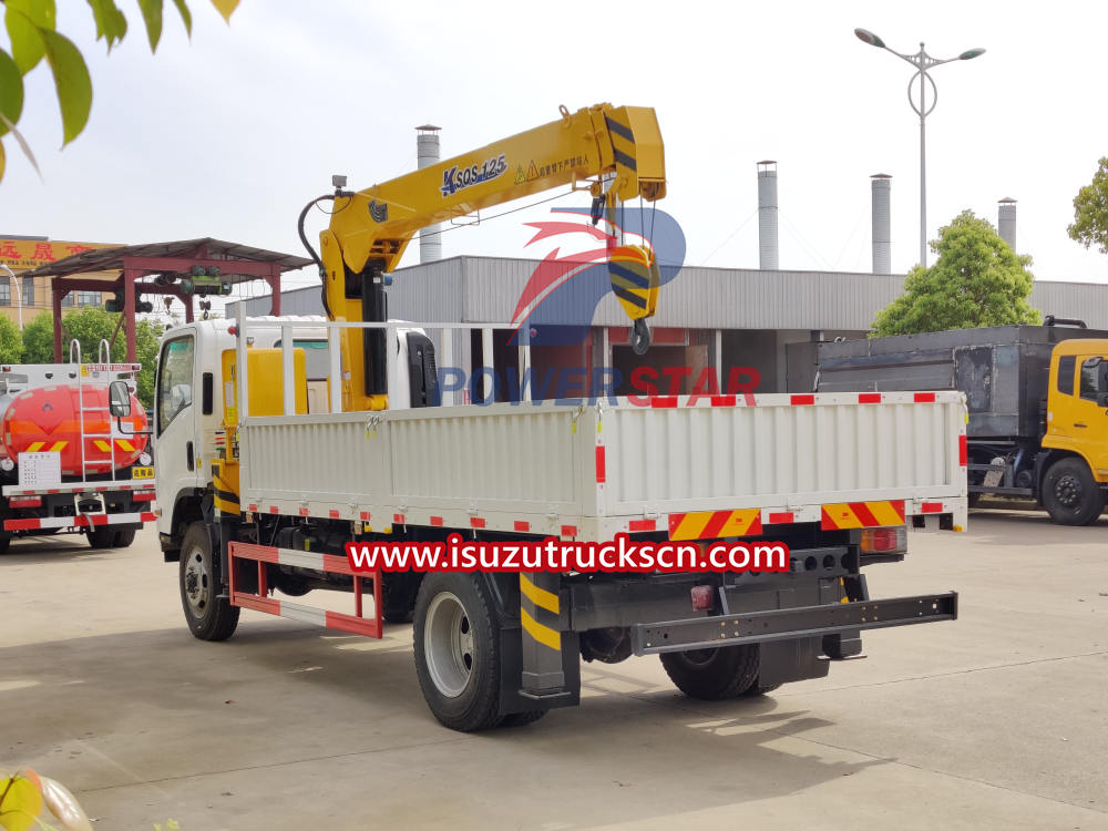 Used 4x4 Isuzu NPR Dropside Cargo Trucks with boom crane