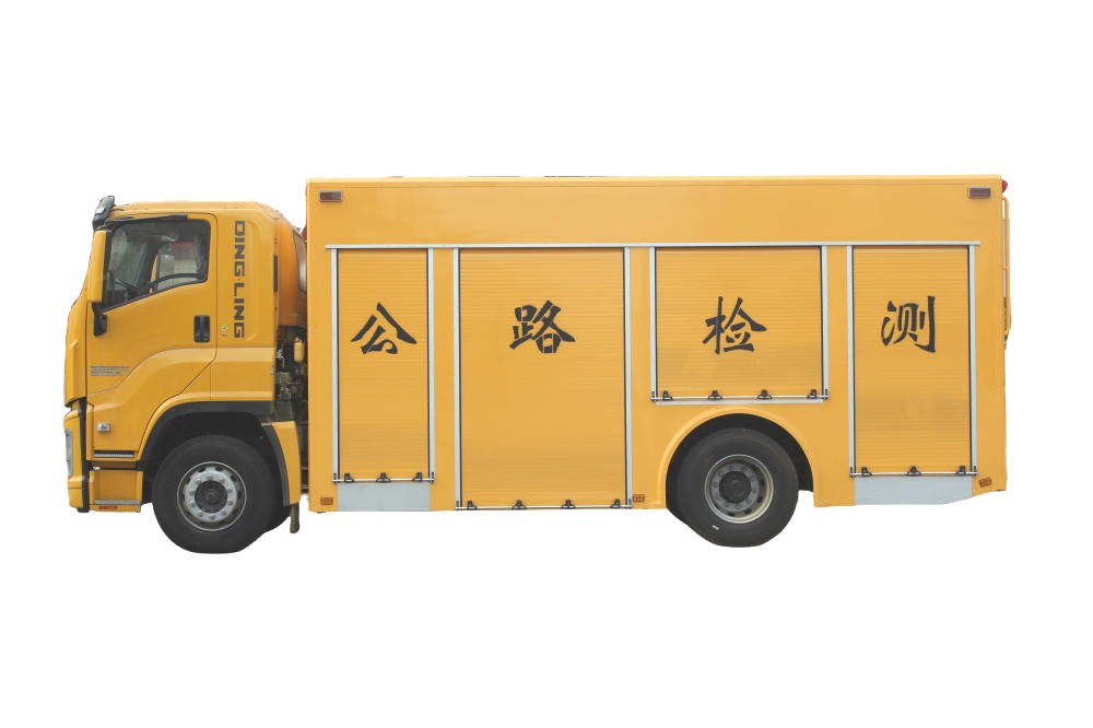 Isuzu Giga Road Inspection Truck