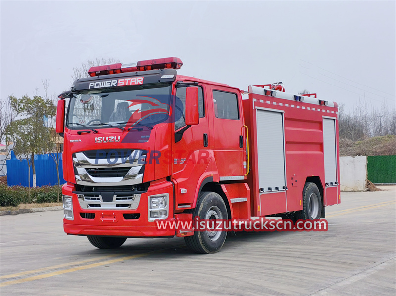  Isuzu GIGA 8000L fire fighting truck