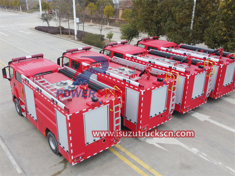  Isuzu GIGA 8000L fire fighting truck
