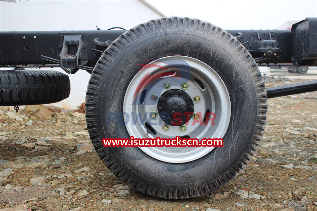 Isuzu FTR truck chassis