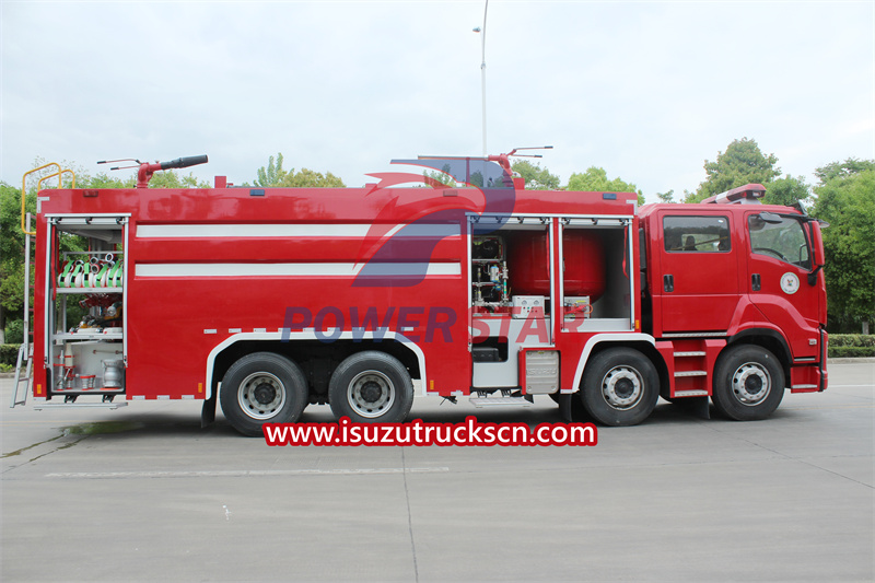 Isuzu Giga fire truck