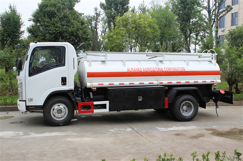 Isuzu 10 cbm diesel tank truck