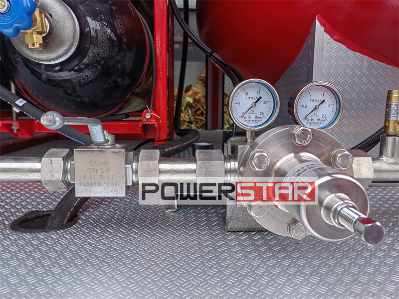 ISUZU NKR water & nitrogen gas fire truck