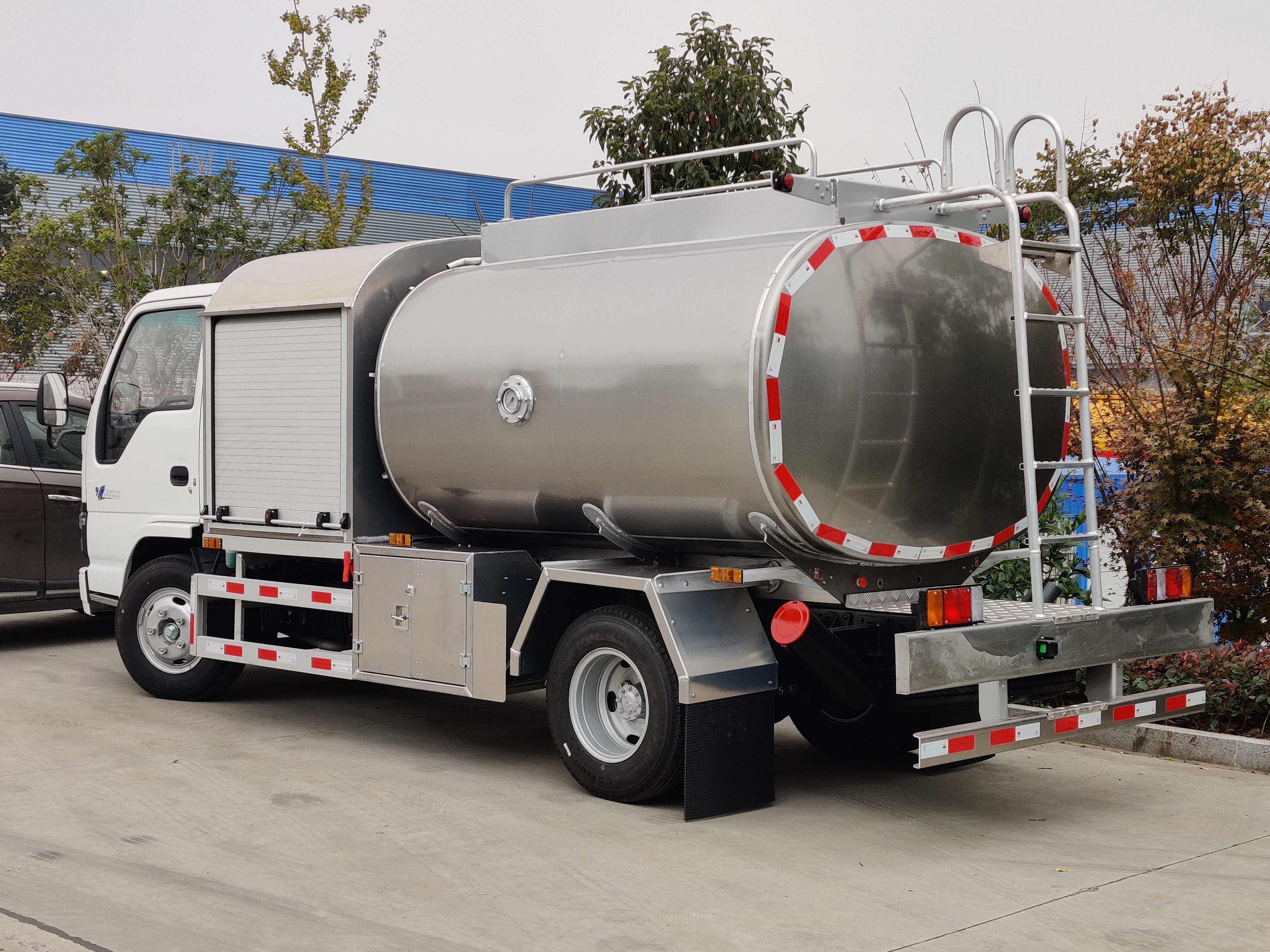 Isuzu Jet A1 and Avgas Refueling Trucks