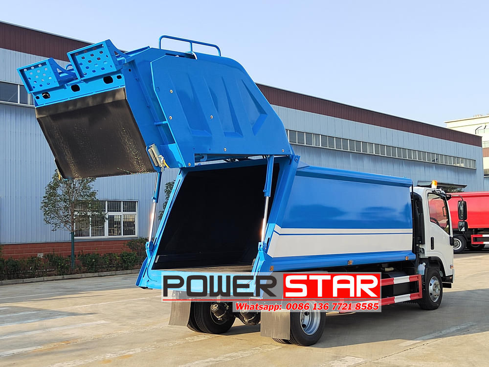 Isuzu garbage collector truck