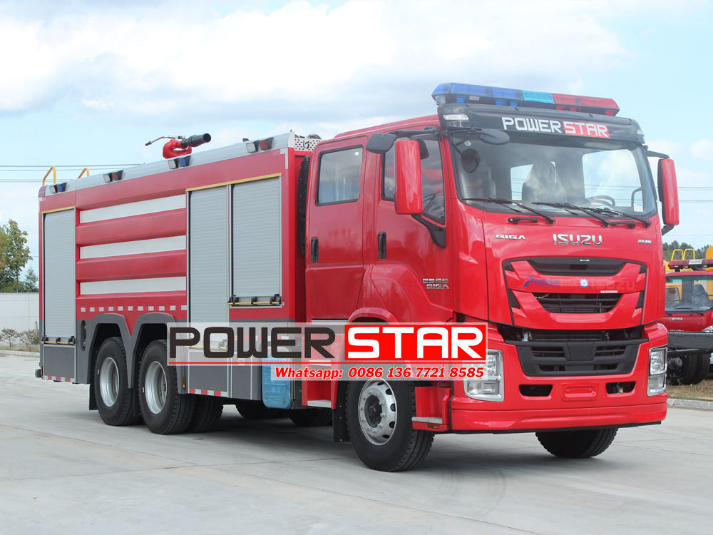 Isuzu foam powder fire truck