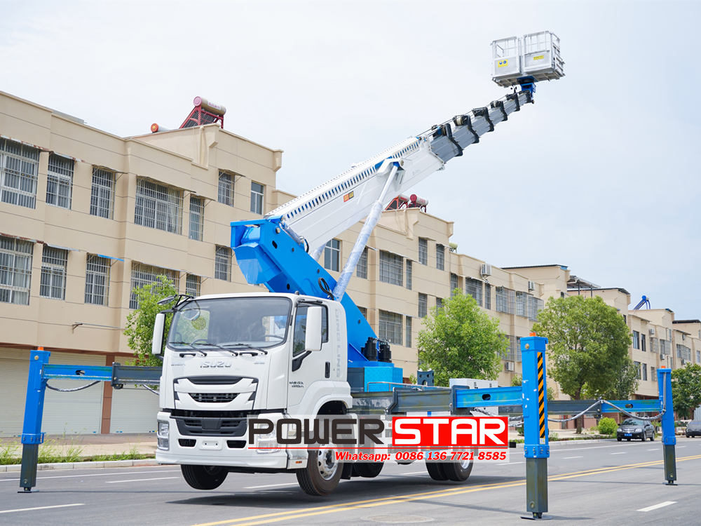 Isuzu lifting platform truck