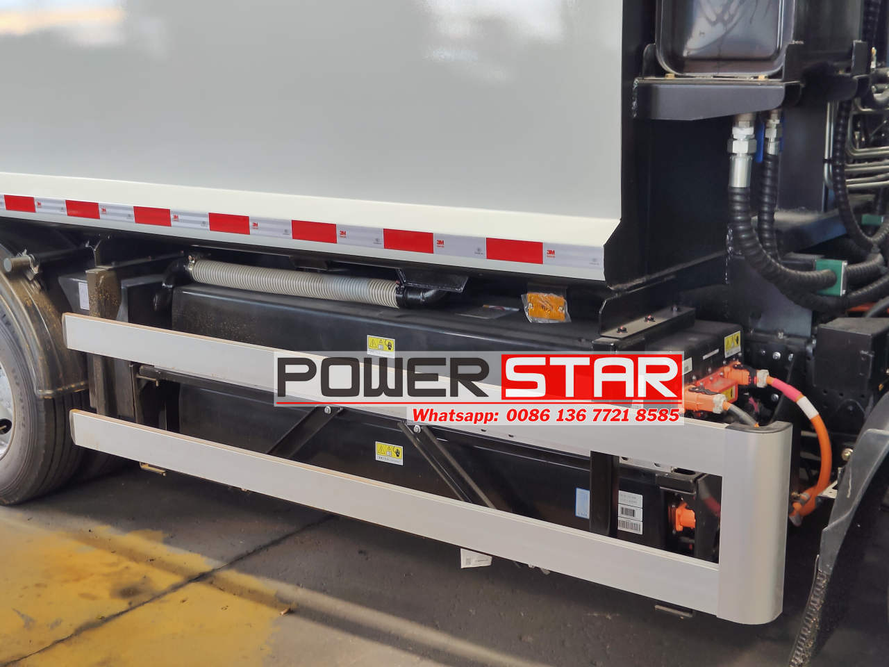 Japan Isuzu Electric Rear loader Garbage Truck