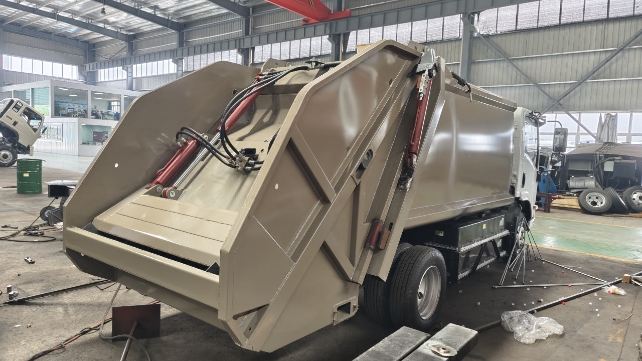 JAPAN NEW ISUZU ELECTRIC GARBAGE TRUCKS PROJECT
